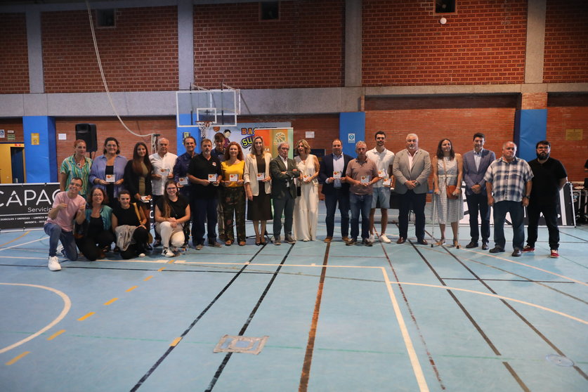 Foto de familia de los galardonados en la Gala de la FBC