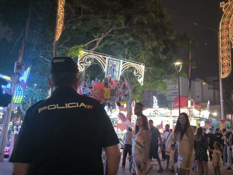 policía feria