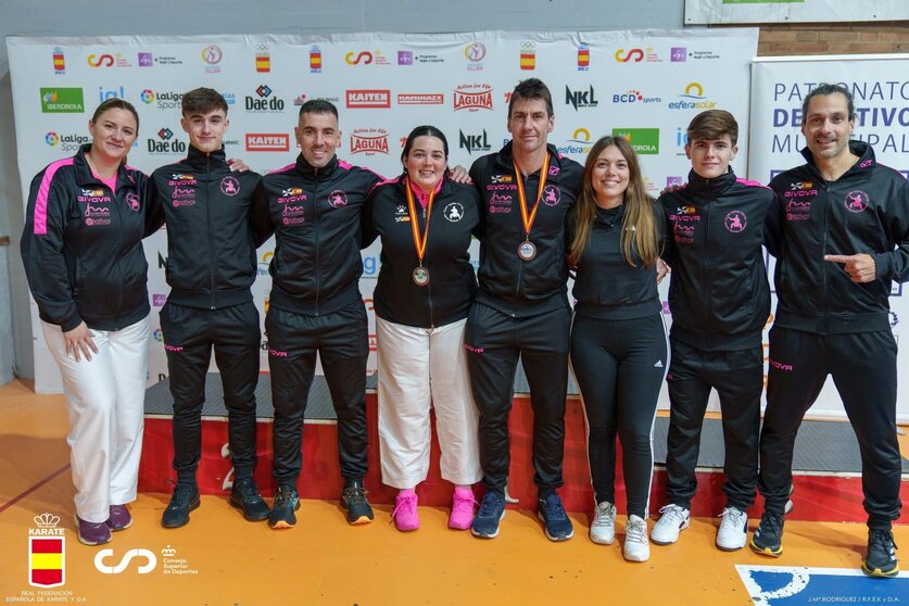 Los medallistas, junto al resto de integrantes del Club Sepai desplazados a Palma del Río