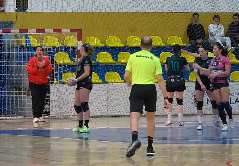 Un momento del partido disputado este sábado por el Estudiantes en Melilla